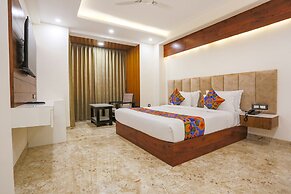 Fabhotel Golf Inn Golf course Road Gurugram