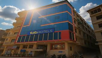 Fabhotel The Golf Inn