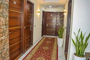 Fabhotel The Golf Inn