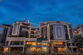 Fabhotel Skyland