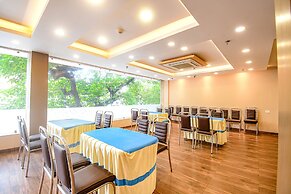 Fabhotel Stay Inn International