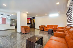 Fabhotel Greenwood Xpress Inn