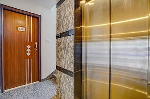 Fabhotel Greenwood Xpress Inn