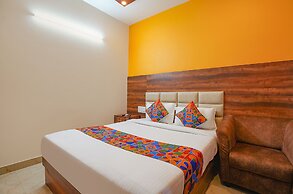 Fabhotel Greenwood Xpress Inn