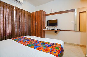 Fabhotel Greenwood Xpress Inn