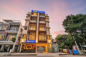 Fabhotel Kings Suites