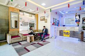 Fabhotel Regent Inn
