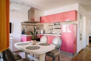 Panorama Old Town apartment by DuHomes