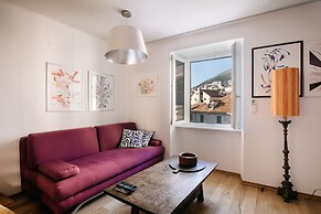 Panorama Old Town apartment by DuHomes