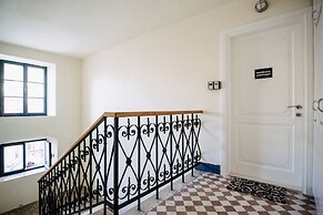 Panorama Old Town apartment by DuHomes