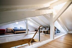 Panorama Old Town apartment by DuHomes