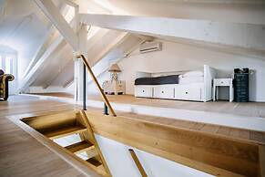 Panorama Old Town apartment by DuHomes