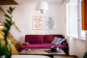 Panorama Old Town apartment by DuHomes