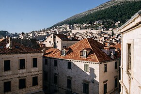 Panorama Old Town apartment by DuHomes