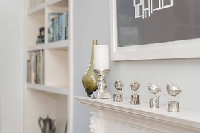 Beautiful & Bright 2BD Flat - Haymarket