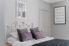 Beautiful & Bright 2BD Flat - Haymarket