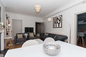 Beautiful & Bright 2BD Flat - Haymarket