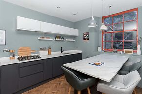 Beautiful & Bright 2BD Flat - Haymarket