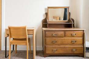 Charming and Relaxing 2BD Flat - Abbeyhill