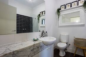 Lovely Shenton Park Townhouse