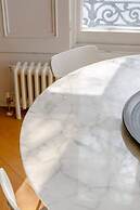 Stylish & Light Victorian 2BD Flat - Holland Park