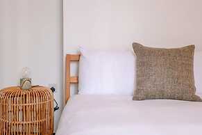 Stylish & Light Victorian 2BD Flat - Holland Park