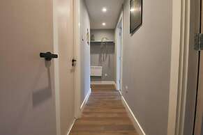 2-bed Apartment in Central Cardiff With Parking