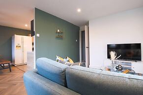 2-bed Apartment in Central Cardiff With Parking