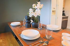 2-bed Apartment in Central Cardiff With Parking