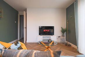 2-bed Apartment in Central Cardiff With Parking