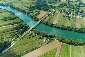 Wellness House On The River Kupa
