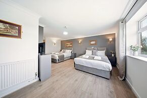 The Greyhound Hotel