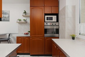 Warsaw Airport Apartment by Renters