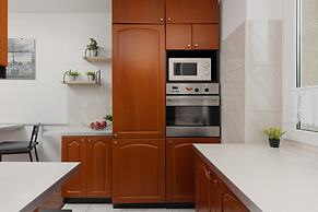 Warsaw Airport Apartment by Renters