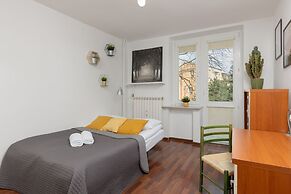Warsaw Airport Apartment by Renters