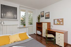 Warsaw Airport Apartment by Renters