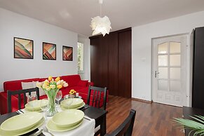 Warsaw Airport Apartment by Renters