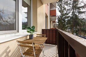 Warsaw Airport Apartment by Renters