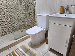 Spacious Luxury 3bed Hse in Tema - Netflix, Wi-fi