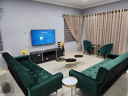 Spacious Luxury 3bed Hse in Tema - Netflix, Wi-fi
