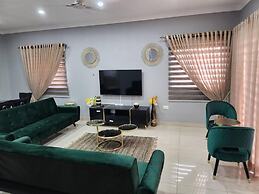 Spacious Luxury 3bed Hse in Tema - Netflix, Wi-fi