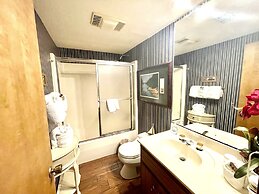 Forest view, log-sided two bedroom, two bath condo on Lake Ouachita. 2