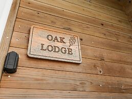 Oak Lodge