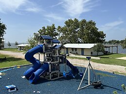 Oasis Lake Buchanan