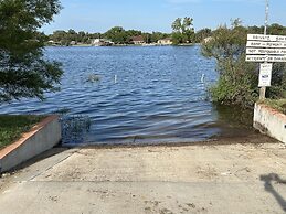 Oasis Lake Buchanan