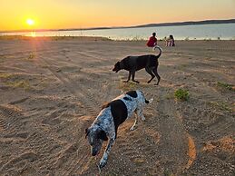 Oasis Lake Buchanan