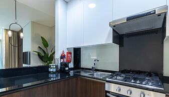 Homesgetaway - 1BR in J One Residence