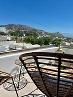 THEALOS SANTORINI close to square