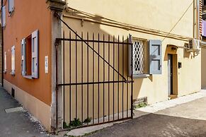 Modern Studio in Borgo Panigale by Wonderful Italy