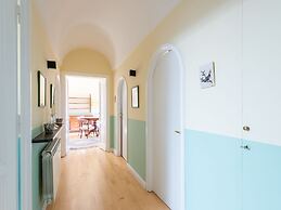 RSH Spanish Steps Luxury Apartments